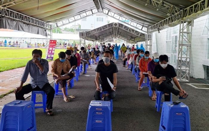 Phát hiện 15 người có phiếu tiêm vaccine Covid-19 nhưng không thuộc diện ưu tiên ở TP.HCM