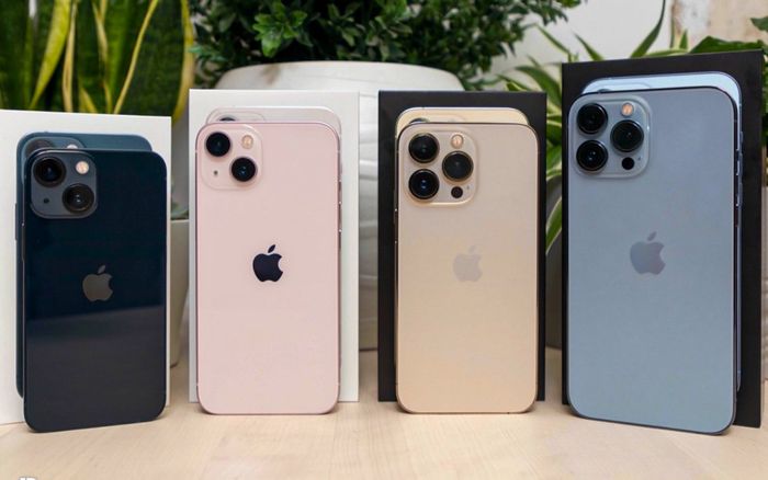 Apple đối diện án phạt nặng vì bán iPhone 13 không kèm củ sạc