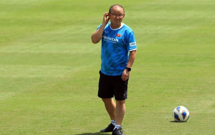 Ông Park bị làm khó khi phải lý giải với CĐV Hà Nội: Chấn thương là điều không ai muốn!