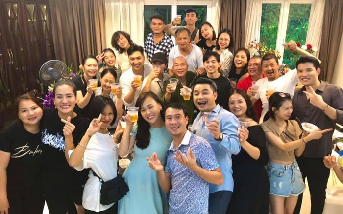 'Hương vị tình thân' chính thức đóng máy sau 10 tháng quay phim: 'Mục tiêu duy nhất là vừa lòng khán giả'