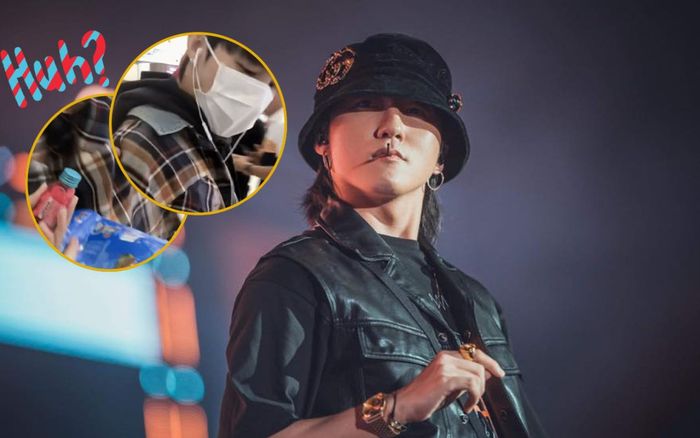 Được fan cho kẹo giữa sân bay, Sơn Tùng không cầm mà đi luôn nhưng câu nói sau đó khiến dân tình 'vỡ lẽ'
