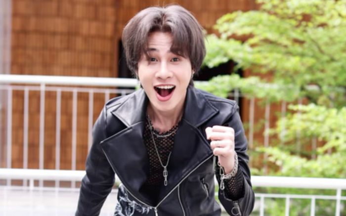 Jack bị tố cố tỏ ra ngầu nhất khi đứng cùng đàn anh, đàn chị, liền bị netizen ra tay 'trừng phạt'