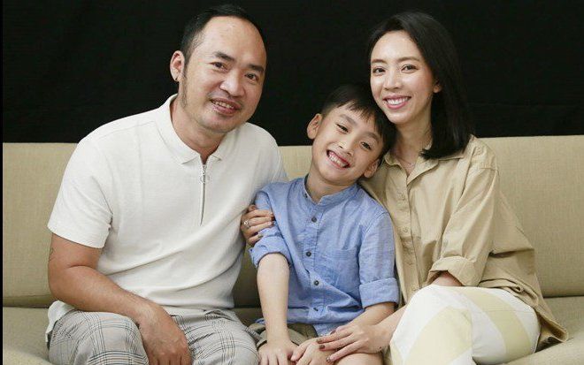 Tiến Luật bất ngờ chia sẻ 'chuyện buồn' về việc học hành con trai và cách giữ tiền của Thu Trang