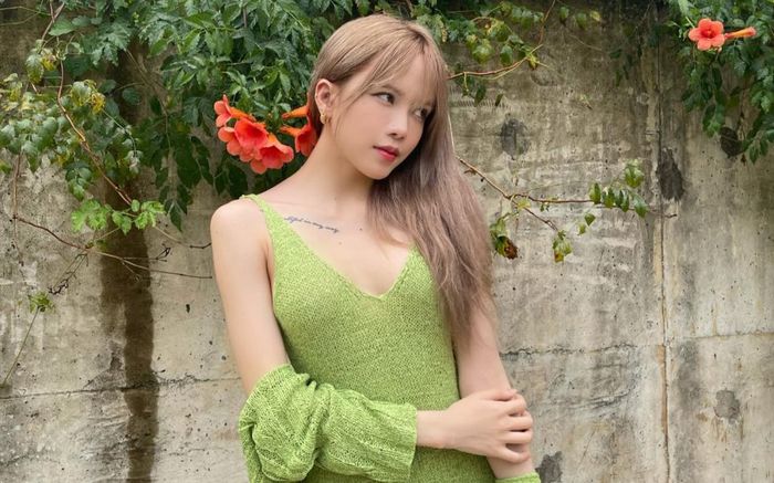 Thiều Bảo Trâm có hành động gây khó hiểu giữa ồn ào tình ái của chị gái