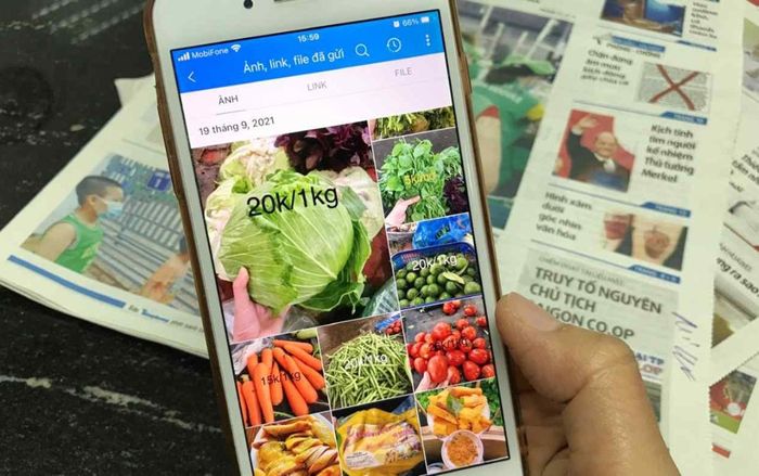 Báo Nhật Bản viết về 'chợ chung cư' trên mạng nảy nở ở Việt Nam thời COVID-19