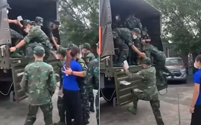 Những cái ôm bịn rịn lúc chia tay giữa bộ đội và bà con sau thời gian chống dịch ở TP.HCM