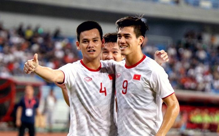 Tuyển Việt Nam thua đáng tiếc trước Trung Quốc: Đừng buồn, các anh đã cố gắng hết mình!