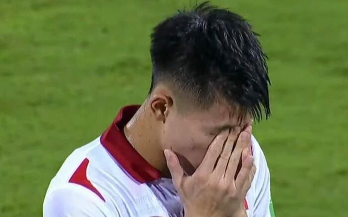 Ông Park loại Thanh Bình sau sai lầm ở trận thua Trung Quốc