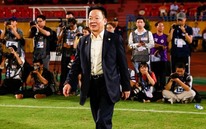 Trước khi 'chê' ông Park, bầu Hiển đã ủng hộ HLV Hoàng Anh Tuấn nắm tuyển Việt Nam