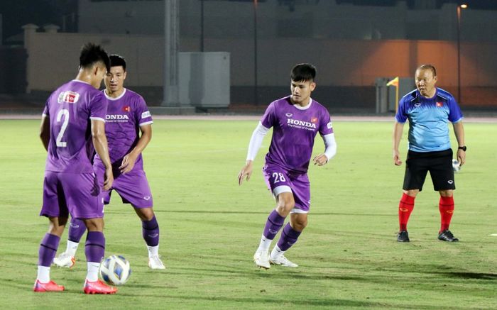 'Mong người hâm mộ đồng cảm với khó khăn của tuyển Việt Nam'