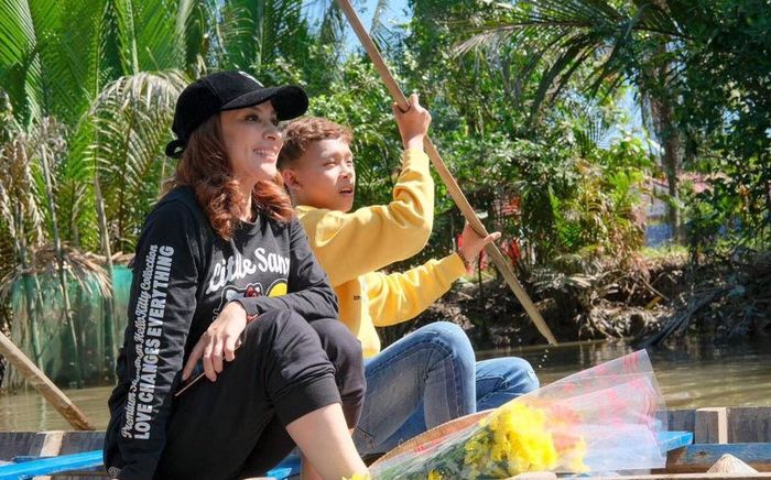 Trợ lý ca sĩ Phi Nhung 'nói lời ruột gan' với Hồ Văn Cường: 'Nhạt lắm, bạc lắm, thương lầm con ơi'