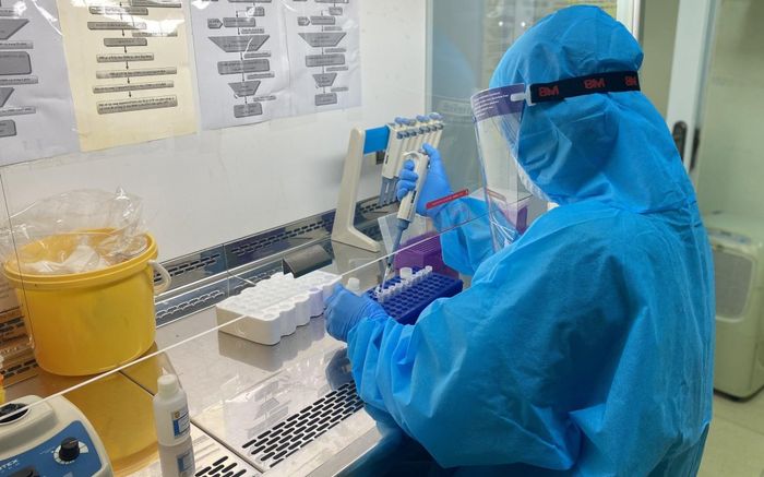 Ngày 12/10: Chỉ có 2.949 ca mắc COVID-19 tại 43 địa phương, thấp nhất trong 2,5 tháng qua