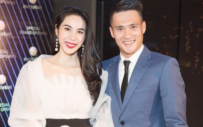 Rộ tin ca sĩ Thủy Tiên mang thai, người trong cuộc chính thức lên tiếng