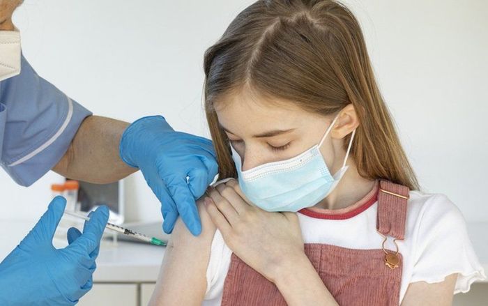 Tại sao nhiều quốc gia khuyến cáo chỉ tiêm một liều vaccine Covid-19 duy nhất cho trẻ từ 12 tuổi?