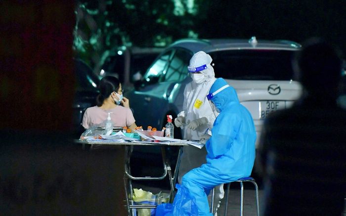 Ngày 13/10: Hà Nội ghi nhận 12 ca dương tính với SARS-CoV-2, trong đó 11 ca liên quan BV Việt Đức