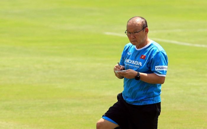 Báo Hàn: 'Ghế của HLV Park Hang Seo lung lay dữ dội'