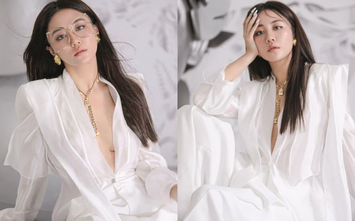 Văn Mai Hương 'hớp hồn' vạn ánh nhìn với áo trắng xẻ sâu ngút ngàn