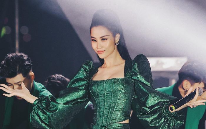 Bị bà Phương Hằng 'réo gọi' vào ồn ào làm từ thiện, phía ca sĩ Đông Nhi nói gì?