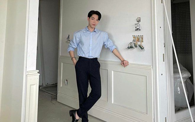 Đăng ảnh khoe nhà mới sang - xịn - mịn ở tuổi 25, Đức Phúc khiến fan lo lắng vì lí do 'khó đỡ'