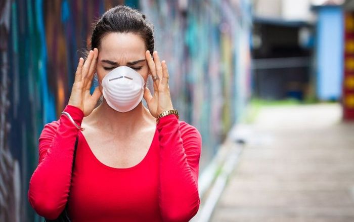 Sự thật về việc 'đeo khẩu trang bị đau đầu'