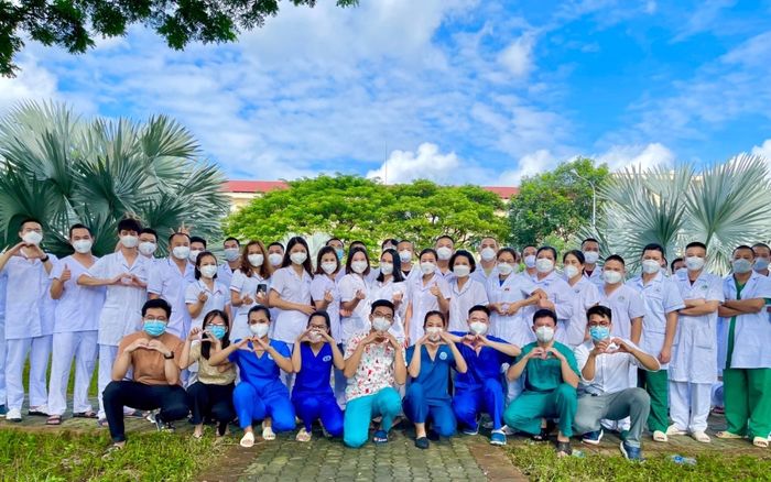 Bệnh viện dã chiến số 4 'hoàn thành sứ mệnh': 1 ngày chuẩn bị cho 100 ngày chống dịch