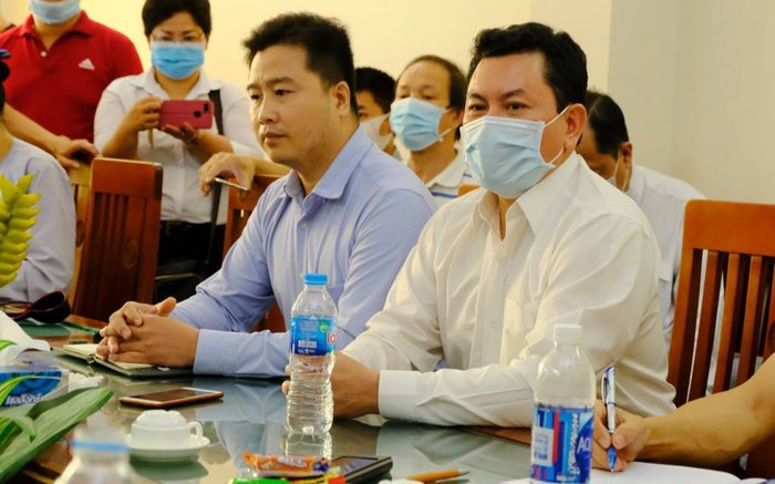 Bà Phương Hằng đã giao nộp điện thoại để trích lục toàn bộ tin nhắn với ông Võ Hoàng Yên