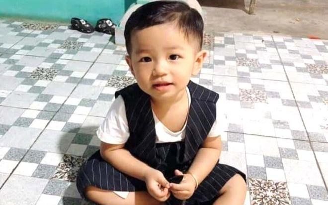 Mẹ bé trai 2 tuổi mất tích lên tiếng bức xúc: 'Có người lừa đảo là đang giữ con em để tống tiền'