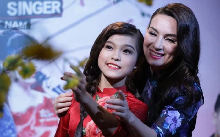 Con nuôi cố ca sĩ Phi Nhung đồng loạt gửi lời chúc đến mẹ trong ngày 20/10: 'Mong mẹ vui nơi ấy'