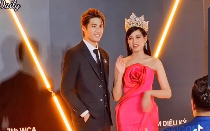 Đỗ Thị Hà không thích để người khác ôm eo khi chụp ảnh, fan nói gì?