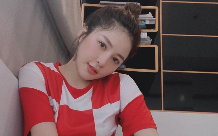 Hot girl Trâm Anh ra mức giá để làm cô giáo dạy ngoại ngữ: 1 buổi 10 triệu đồng!