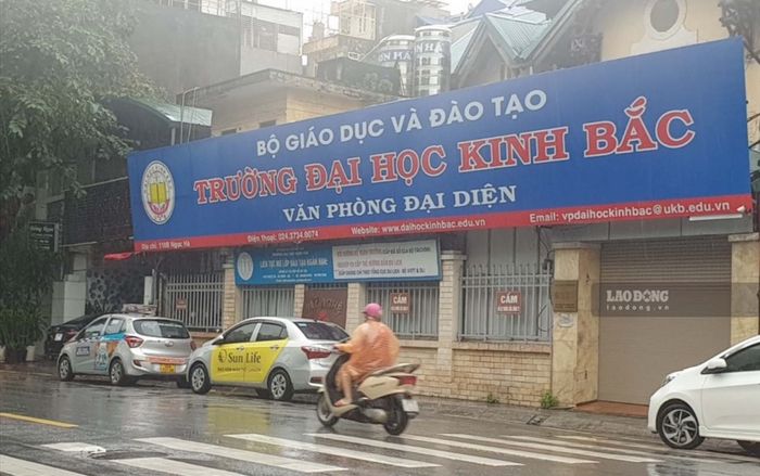 Văn phòng đại diện Đại học Kinh Bắc vừa bị phạt 30 triệu đồng vì tổ chức thi giữa mùa dịch