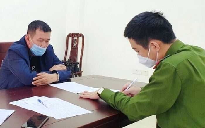 Đại ca mang 9 tiền án đầu thú khai báo về hành vi tổ chức đánh bạc