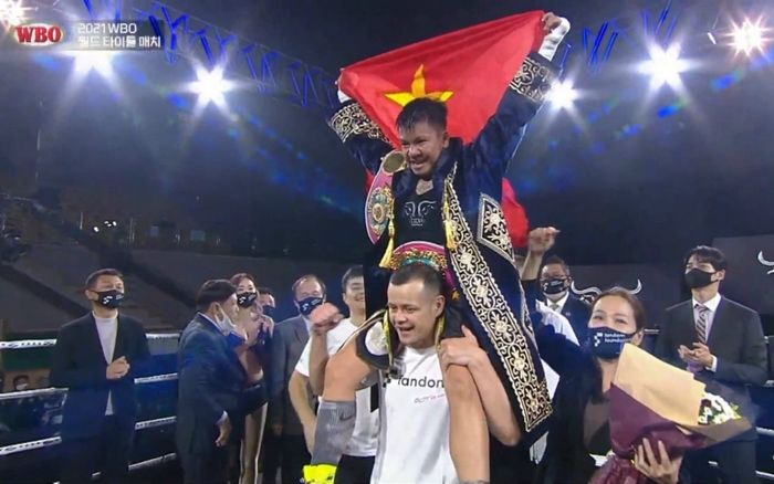 NÓNG: Võ sĩ Thu Nhi giành đai WBO thế giới sau chiến thắng lịch sử!