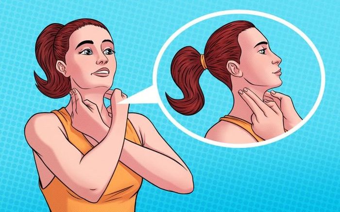 Cách đơn giản giúp bạn làm 'xẹp' khuôn mặt sưng húp vào sáng sớm