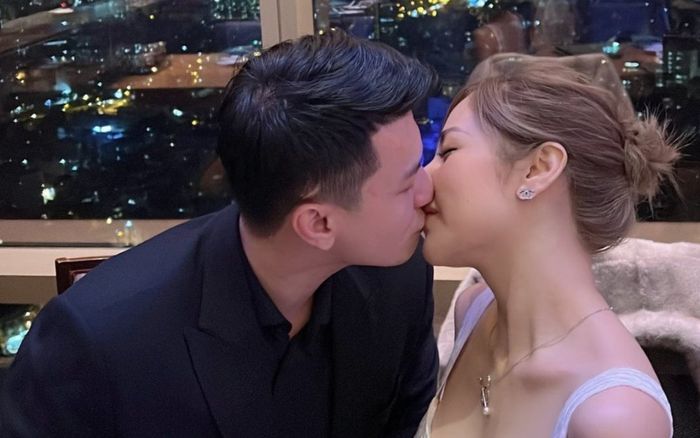 Huỳnh Anh đăng ảnh khóa môi bạn gái hơn 6 tuổi, cùng lời nhắn cực ngọt nhưng nghe có vẻ sai sai?