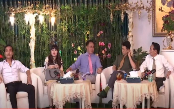 Cha mẹ từng lục tung 'Tịnh Thất Bồng Lai' tìm con gái kể lại sự tình trên sóng livestream của CEO Đại Nam