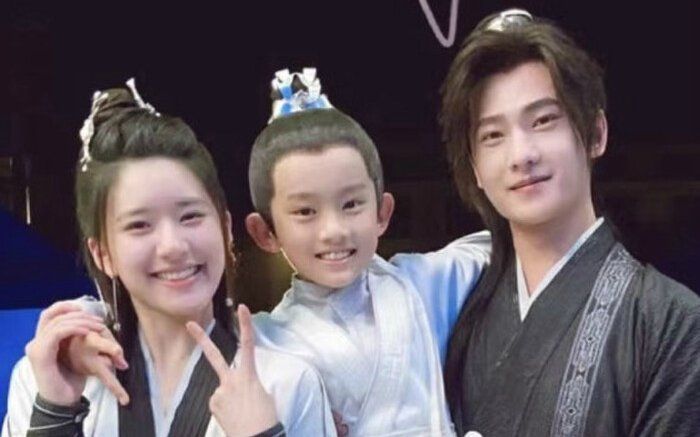 Triệu Lộ Tư hứa hẹn bùng nổ vì có đến 3 siêu phẩm sắp lên sóng: Phim với Dương Dương sẽ gây bão nhất?