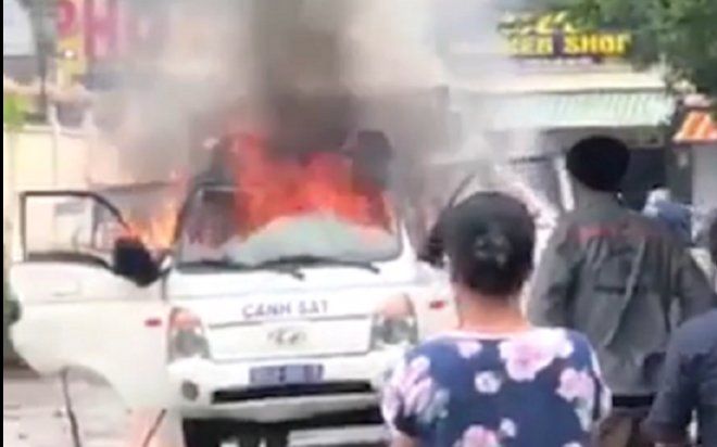 TP.HCM: Cháy xe thùng chở phạm nhân