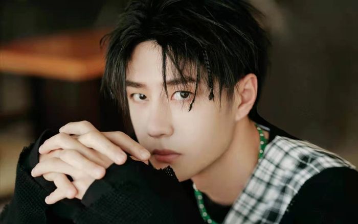 Hàng triệu blogger tấn công Vương Nhất Bác: 'Hát nhạc game như lên cơn suyễn'