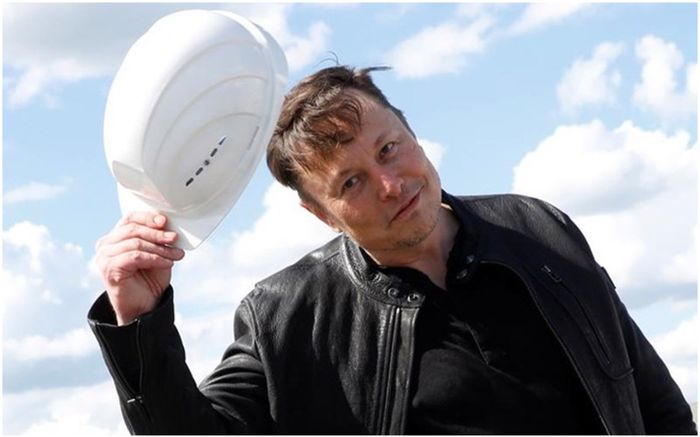 Người giàu nhất hành tinh: Ở nhà thuê, từng làm việc 120 giờ/tuần