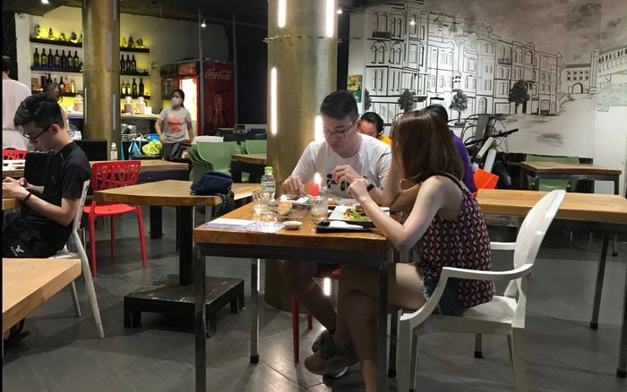 Chính thức: TP.HCM cho phép kinh doanh ăn uống được phục vụ tại chỗ từ ngày 28/10