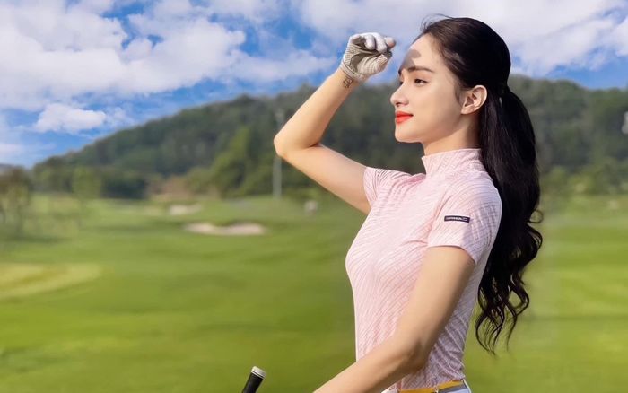 Vừa trở lại sau ồn ào, Hương Giang tiếp tục bị anti-fan 'ném đá' vì hành động này