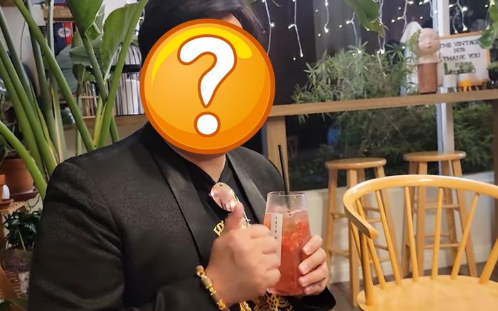 Một ca sĩ hạng A tiết lộ chuyện từng phải 'cào đạp, lăn lộn' cực khổ mới nổi tiếng