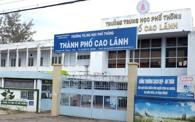 Thầy giáo tiếng Anh để lộ đoạn chat chứa clip nhạy cảm khi đang dạy học online