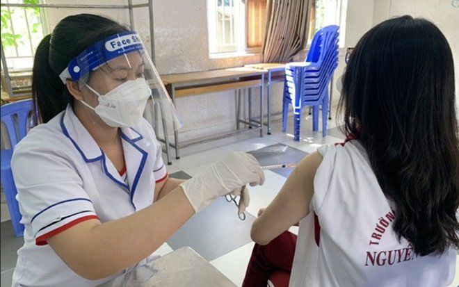 Sáng 30/10: Chỉ còn 434 ca COVID-19 phải thở máy, ECMO; 63 địa phương đã đánh giá, công bố cấp độ dịch