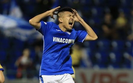 Lời cảnh báo cho bóng đá Việt Nam: 'Chết chìm' trên đỉnh cao!