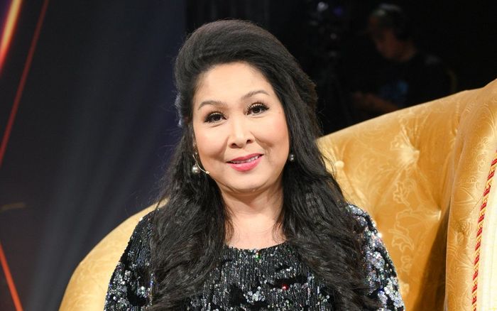 Hậu lời đồn bị 'cấm sóng', NSND Hồng Vân nói rõ lý do rời ghế MC, thông báo tin vui tới khán giả