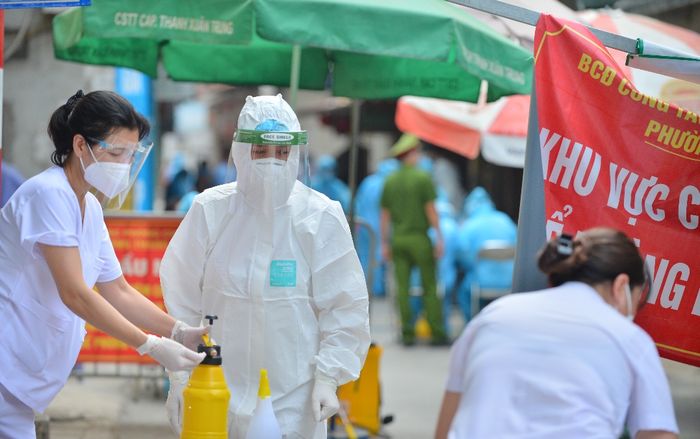 Ngày 31/10: Hà Nội thêm 49 ca dương tính mới SARS-CoV-2, trong đó 12 ca cộng đồng