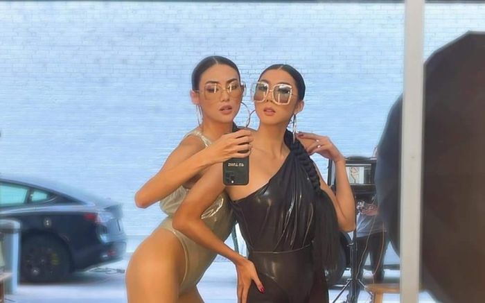 Võ Hoàng Yến, Ngọc Quyên pose dáng cực nóng bên nhau: Màn tái hợp khiến fan phát sốt
