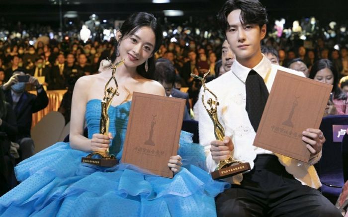 'Hữu phỉ' đoạt giải phim ăn khách nhất tại nước ngoài sau gần 1 năm lên sóng